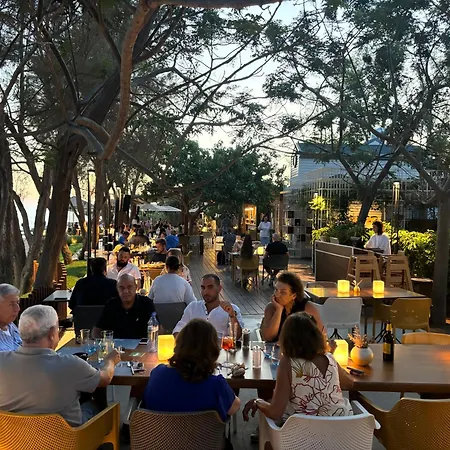 Imperial Sea-caves Private Pool Villa *