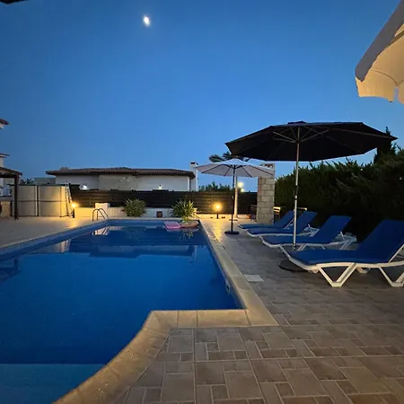 Imperial Sea Caves, Private Pool Вилла