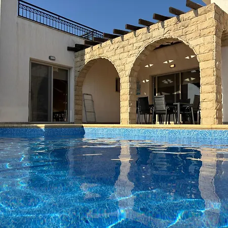 Imperial Sea-caves Private Pool