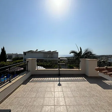 Imperial Sea-caves Private Pool