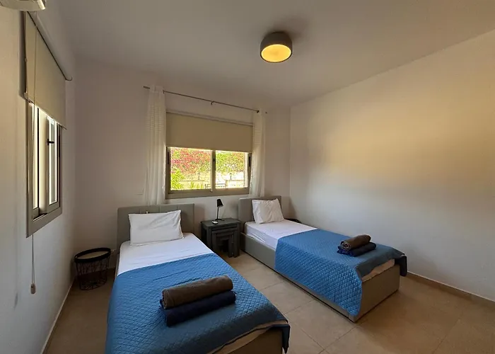 Imperial Sea-caves Private Pool