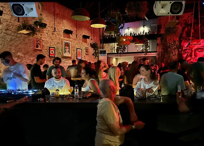 Imperial Sea-caves Private Pool *