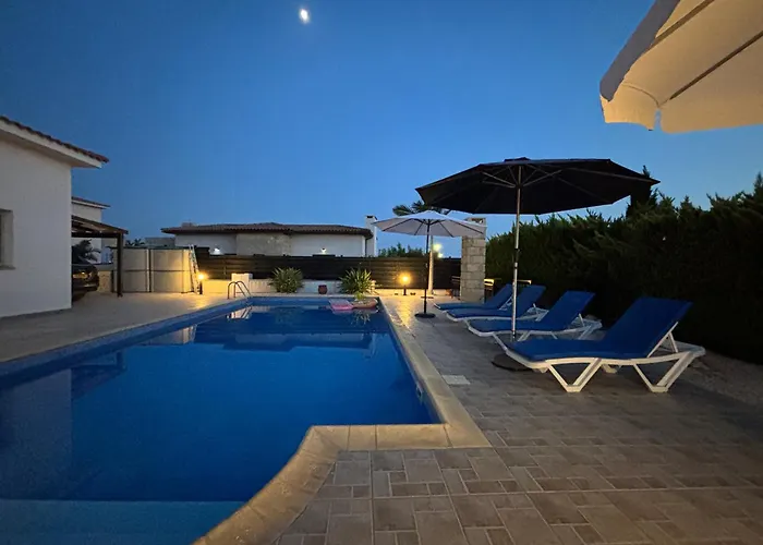 Imperial Sea-caves Private Pool Villa