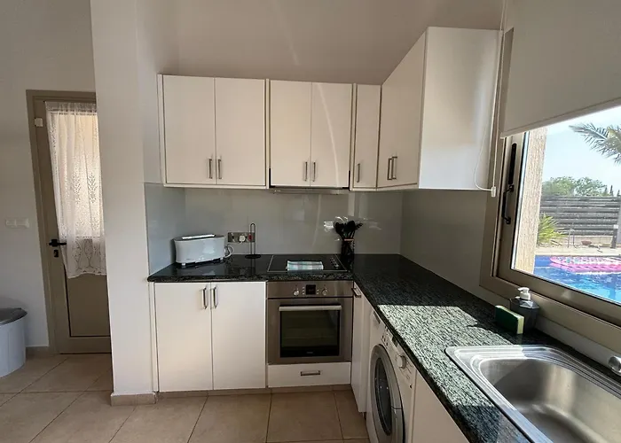 Imperial Sea-caves Private Pool Villa *