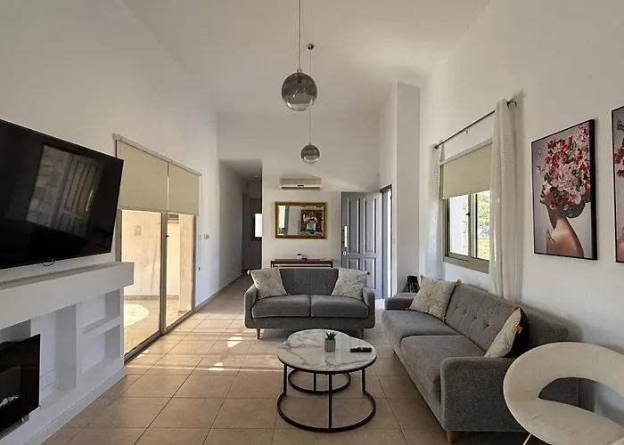 Imperial Sea-caves Private Pool Villa